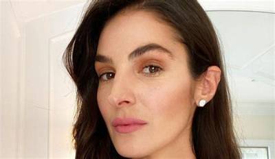 Emina Cunmulaj Net Worth, Age, Height, Bio, Birthday, Wiki!