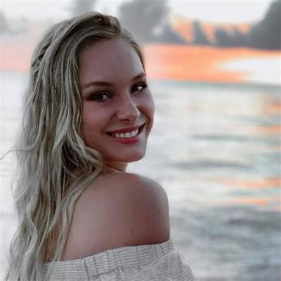 Emma Bellomy - Net Worth, Age, Height, Birthday, Bio, Wiki!