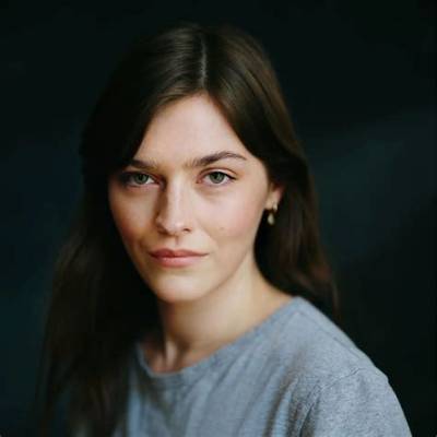 Emma-Jane Woodhams - Net Worth, Age, Height, Birthday, Bio, Wiki!