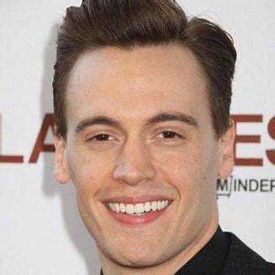 Erich Bergen Net Worth, Age, Height, Bio, Birthday, Wiki!