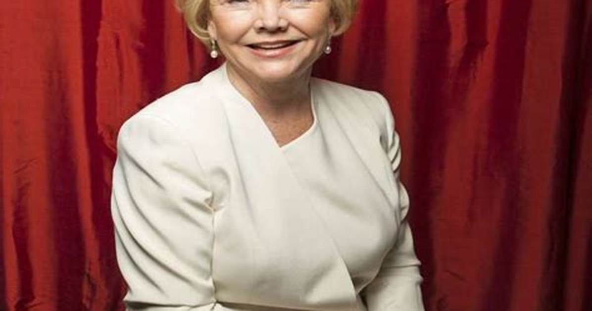 Erika Slezak Net Worth, Age, Height, Bio, Birthday, Wiki!