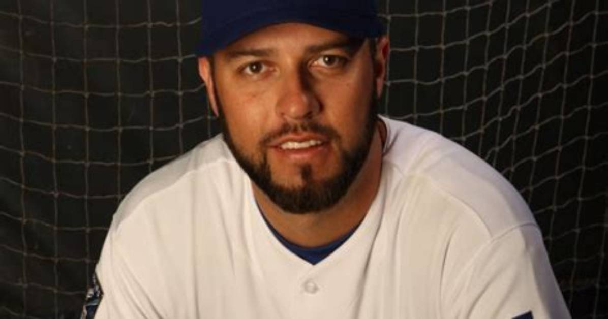 Esteban Loaiza - Net Worth, Age, Height, Birthday, Bio, Wiki!