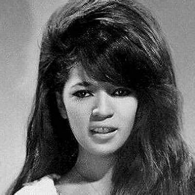 Estelle Bennett - Net Worth, Age, Height, Birthday, Bio, Wiki!