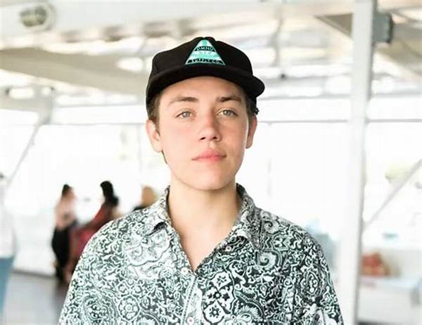Ethan Cutkosky Net Worth, Age, Height, Bio, Birthday, Wiki!