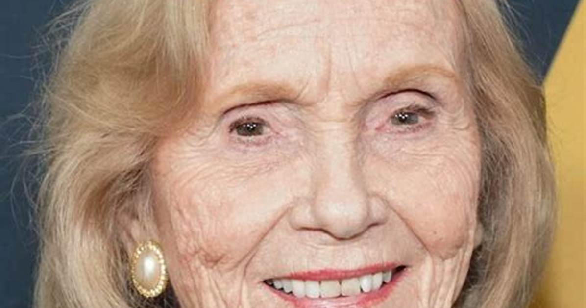 Eva Marie Saint Net Worth, Age, Height, Bio, Birthday, Wiki!