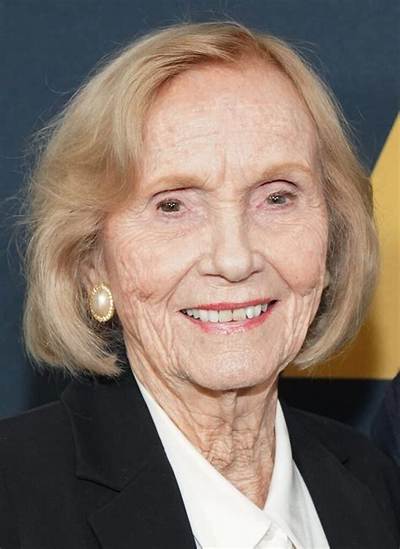 Eva Marie Saint Net Worth, Age, Height, Bio, Birthday, Wiki!