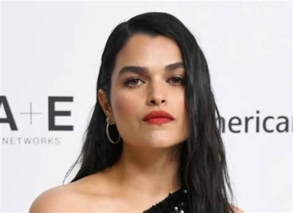 Eve Harlow Net Worth, Age, Height, Bio, Birthday, Wiki!