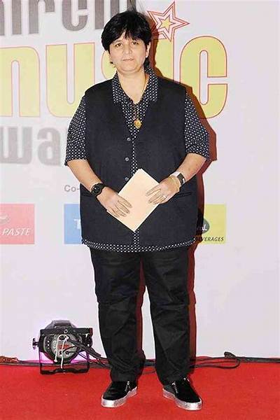 Falguni Pathak Net Worth, Age, Height, Bio, Birthday, Wiki!