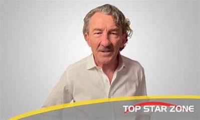 Fee Waybill Net Worth, Age, Height, Bio, Birthday, Wiki!