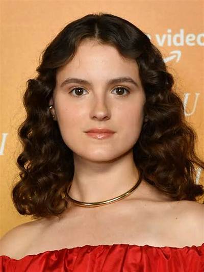 Fina Strazza Net Worth, Age, Height, Bio, Birthday, Wiki!
