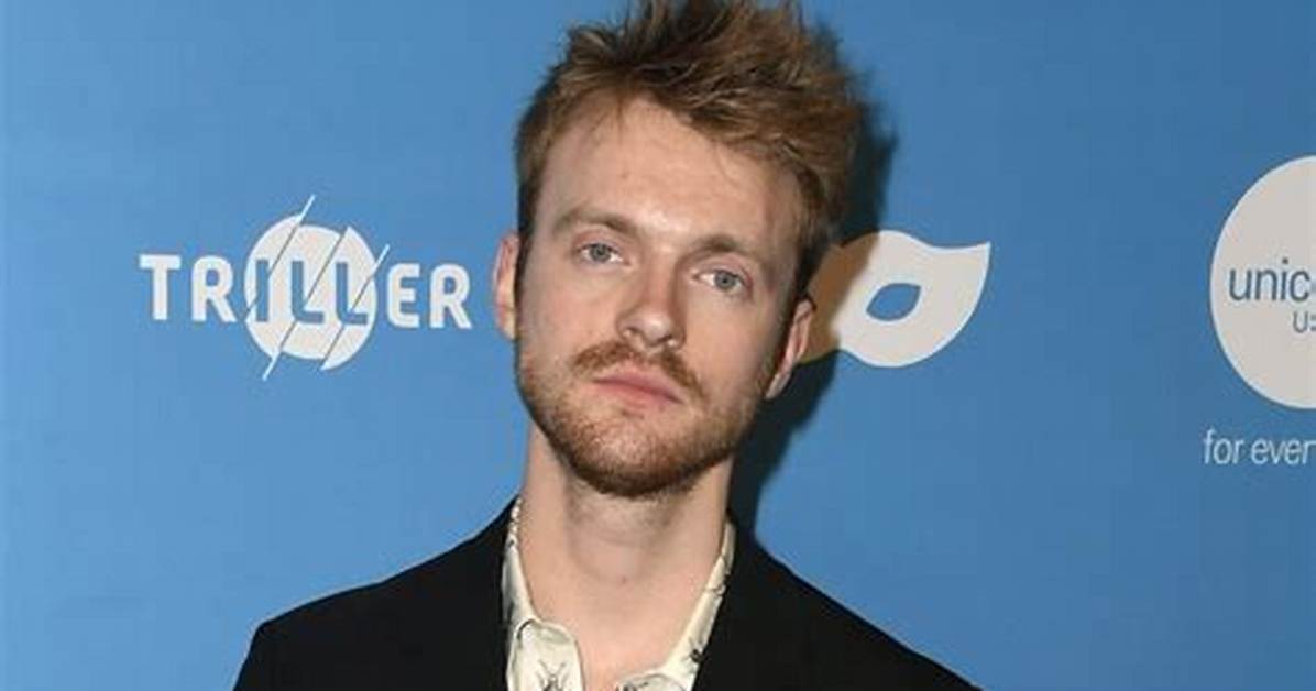 Finneas O'connell Net Worth, Age, Height, Bio, Birthday, Wiki!
