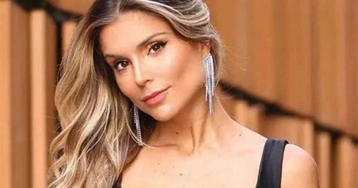 Flavia Viana Net Worth, Age, Height, Bio, Birthday, Wiki!