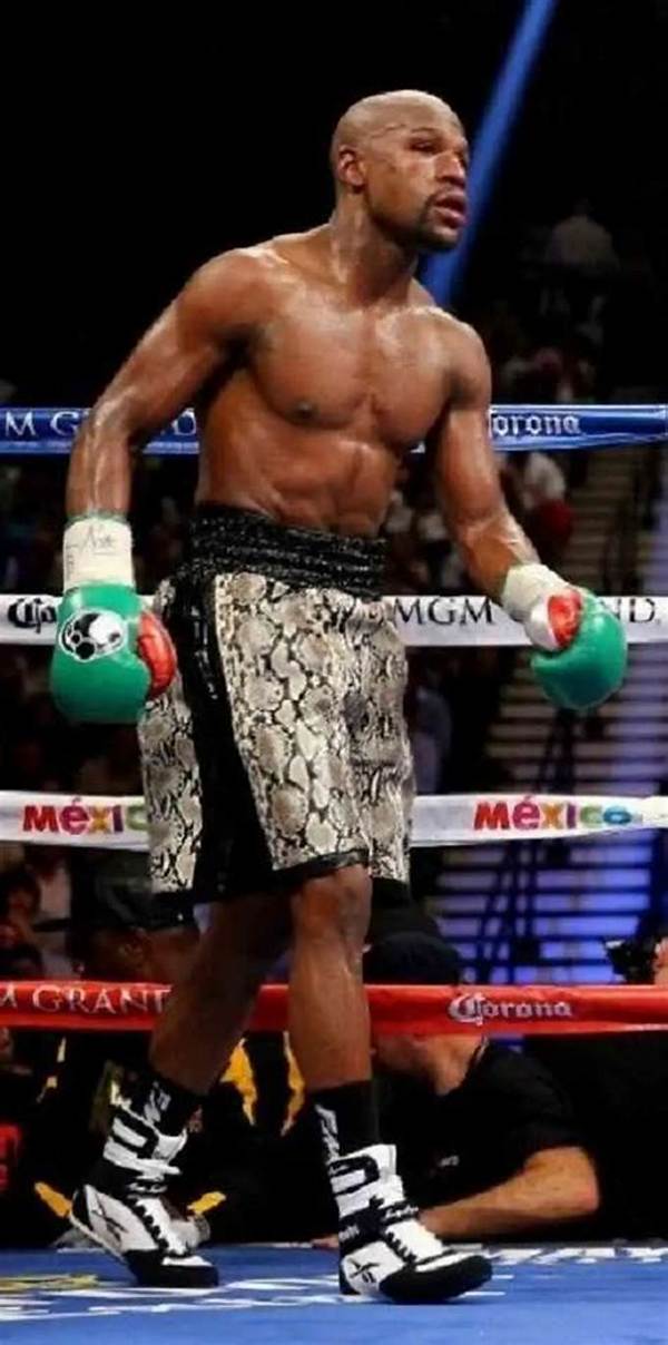 Floyd Mayweather Net Worth, Age, Height, Bio, Birthday, Wiki!