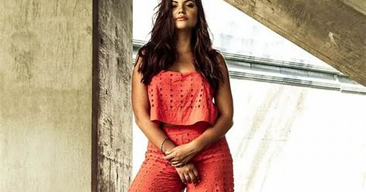 Gabriela Lopez - Net Worth, Age, Height, Birthday, Bio, Wiki!