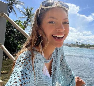 Gabriella Cooke - Net Worth, Age, Height, Birthday, Bio, Wiki!