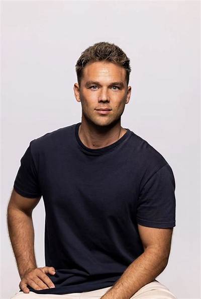 Geoff Lewis Net Worth, Age, Height, Bio, Birthday, Wiki!