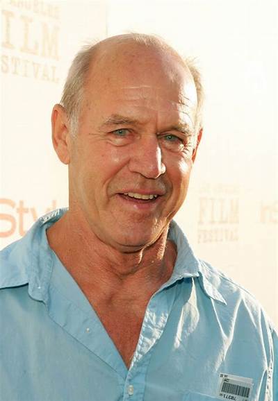 Geoffrey Lewis Net Worth, Age, Height, Bio, Birthday, Wiki!