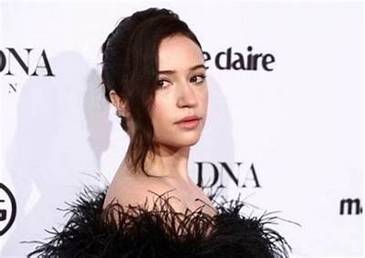 Gideon Adlon - Net Worth, Age, Height, Birthday, Bio, Wiki!