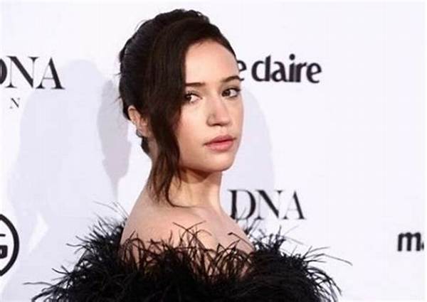 Gideon Adlon - Net Worth, Age, Height, Birthday, Bio, Wiki!