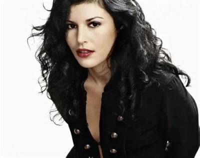 Giusy Ferreri - Net Worth, Age, Height, Birthday, Bio, Wiki!