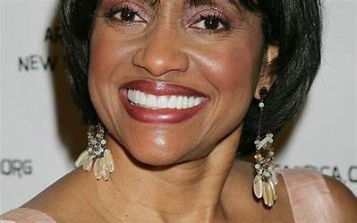 Glenda Hatchett Net Worth, Age, Height, Bio, Birthday, Wiki!