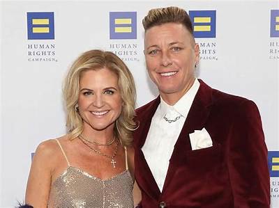 Glennon Doyle Melton Net Worth, Age, Height, Bio, Birthday, Wiki!