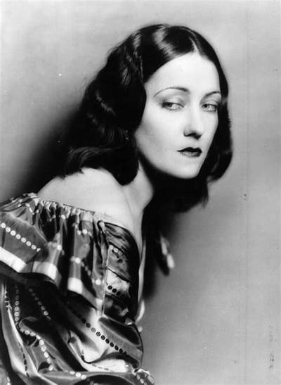Gloria Swanson Net Worth, Age, Height, Bio, Birthday, Wiki!