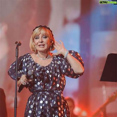 Googoosh Net Worth, Age, Height, Bio, Birthday, Wiki!