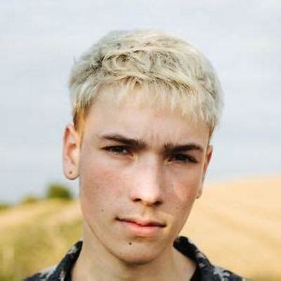 Gus Dapperton Net Worth, Age, Height, Bio, Birthday, Wiki!