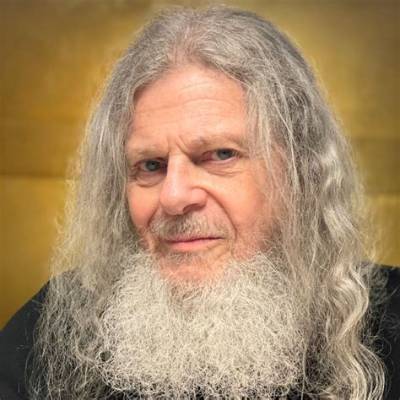 Gustavo Santaolalla - Net Worth, Age, Height, Birthday, Bio, Wiki!