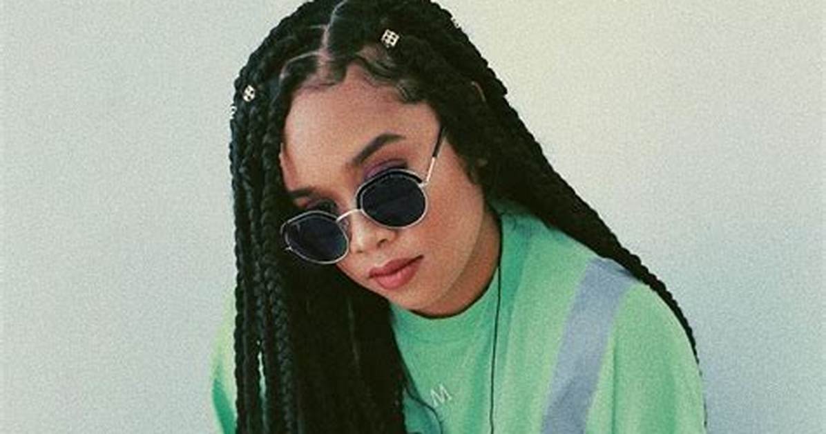 H. E. R. Net Worth, Age, Height, Bio, Birthday, Wiki!
