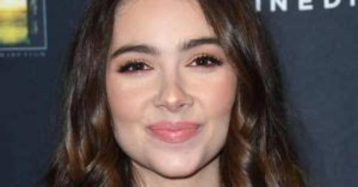 Haley Pullos Net Worth, Age, Height, Bio, Birthday, Wiki!