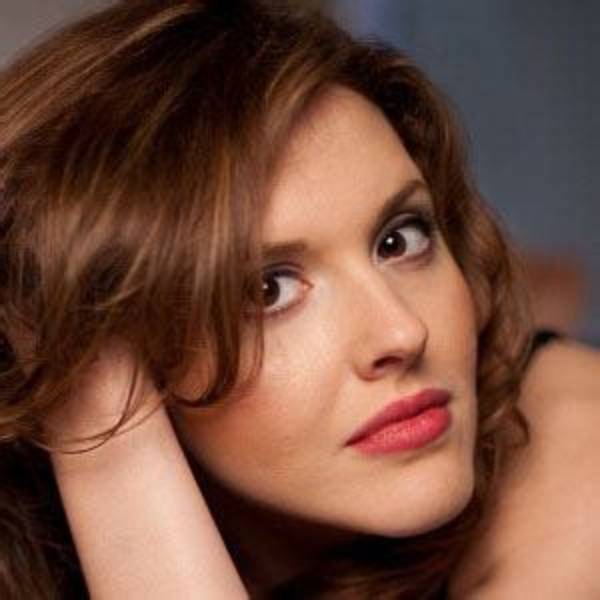 Halie Loren - Net Worth, Age, Height, Birthday, Bio, Wiki!