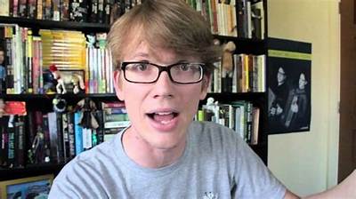 Hank Green Net Worth, Age, Height, Bio, Birthday, Wiki!