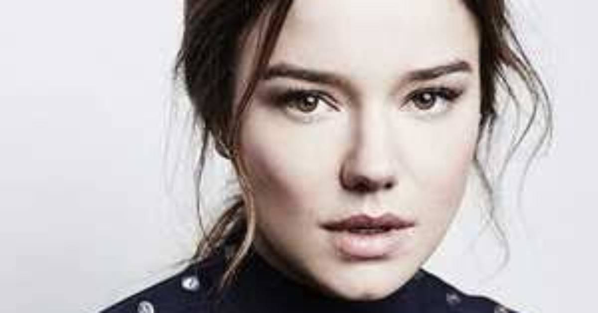 Hanna Mangan-Lawrence - Net Worth, Age, Height, Birthday, Bio, Wiki!