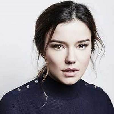 Hanna Mangan-Lawrence - Net Worth, Age, Height, Birthday, Bio, Wiki!