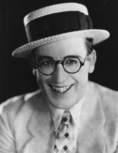 Harold Lowe - Net Worth, Age, Height, Birthday, Bio, Wiki!