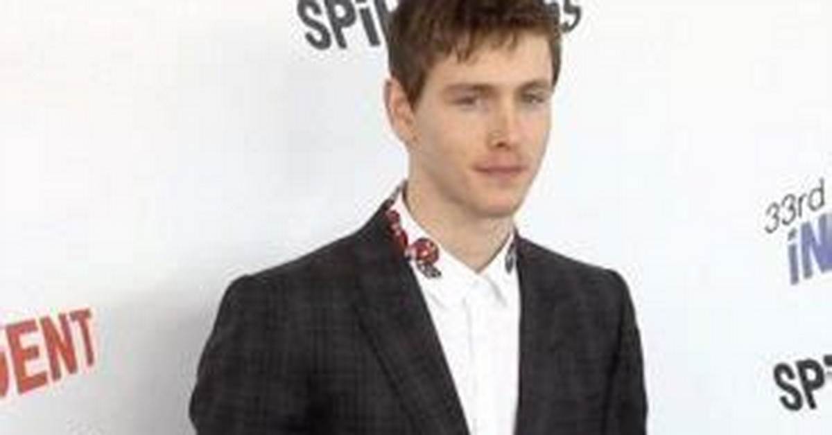 Harris Dickinson - Net Worth, Age, Height, Birthday, Bio, Wiki!