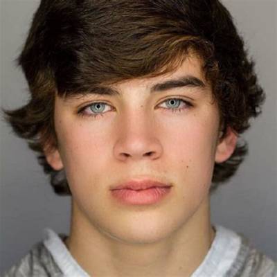 Hayes Grier Net Worth, Age, Height, Bio, Birthday, Wiki!