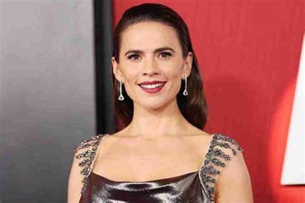 Hayley Hughes Net Worth, Age, Height, Bio, Birthday, Wiki!