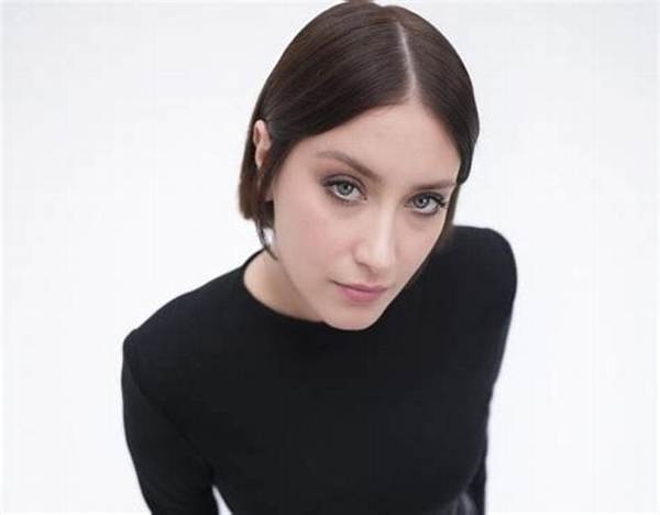 Hazal Kaya Net Worth 2024, Age, Height, Bio, Birthday, Wiki!