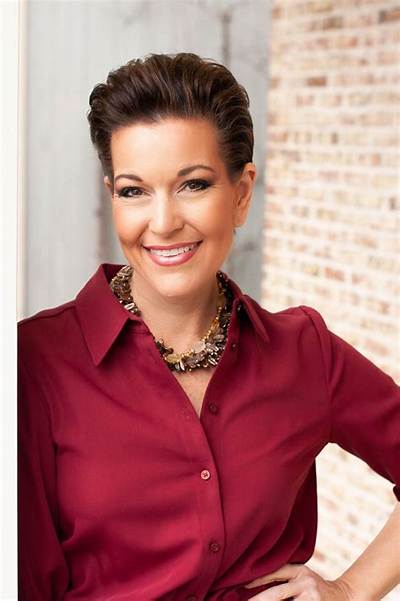 Heather French Henry Net Worth 2024, Age, Height, Bio, Birthday, Wiki!