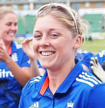 Heather Knight - Net Worth, Age, Height, Birthday, Bio, Wiki!
