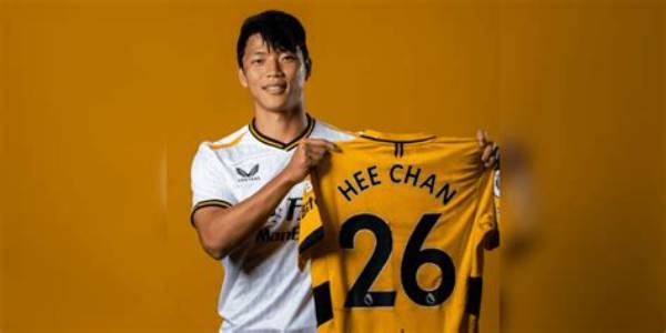 Hee-Chan Hwang - Net Worth, Age, Height, Birthday, Bio, Wiki!