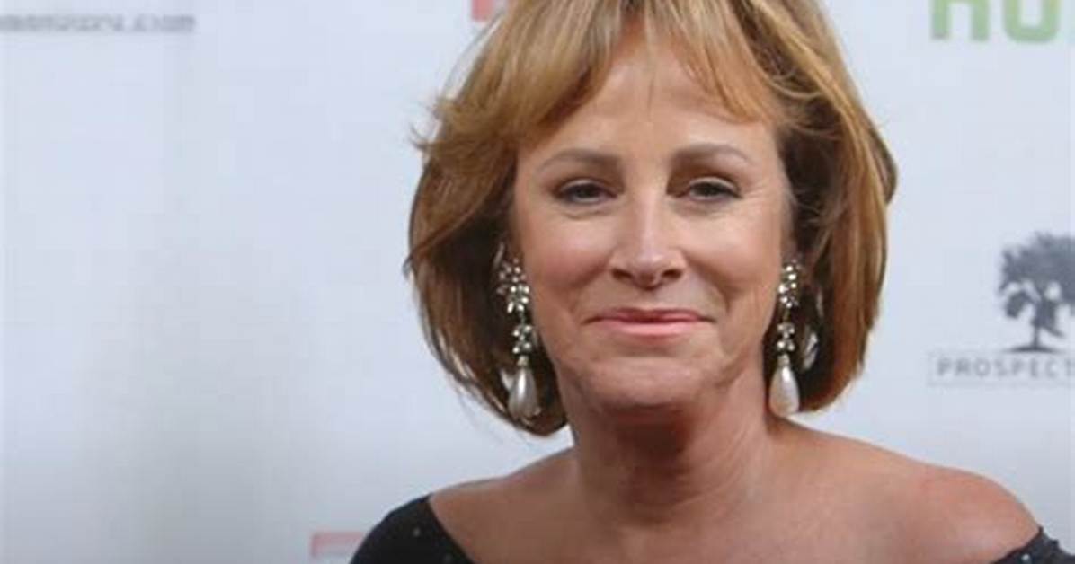 Hillary B. Smith Net Worth, Age, Height, Bio, Birthday, Wiki!