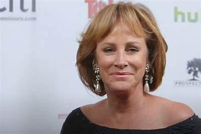 Hillary B. Smith Net Worth, Age, Height, Bio, Birthday, Wiki!