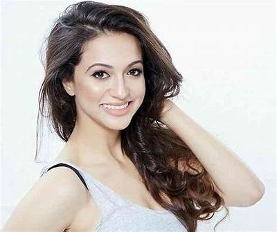 Hira Ashar Net Worth 2024, Age, Height, Bio, Birthday, Wiki!