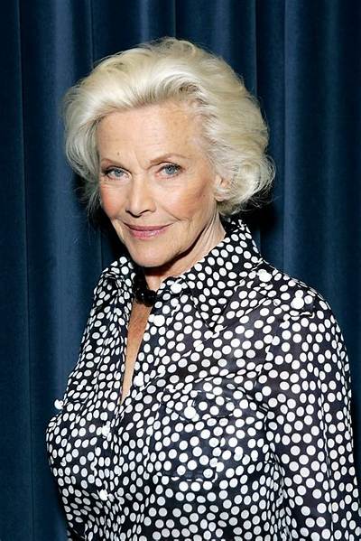 Honor Blackman Net Worth, Age, Height, Bio, Birthday, Wiki!