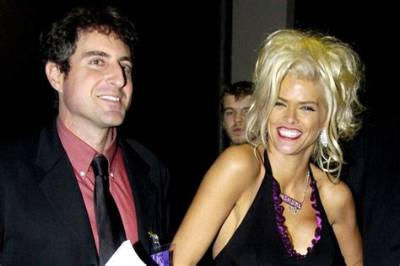 Howard K. Stern Net Worth, Age, Height, Bio, Birthday, Wiki!