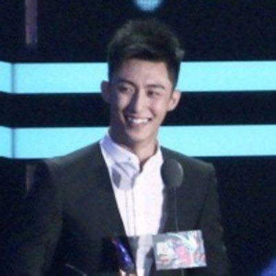 Huang Jingyu Net Worth, Age, Height, Bio, Birthday, Wiki!